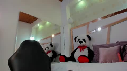 Dani Miel online show from July 28, 2026, 7:39 pm