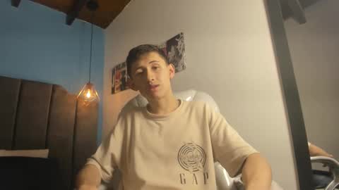 Snapshot of dani_swagger chatting on February 9, 2026, 7:29 pm Thiago online show from February 9, 2026, 7:29 pm