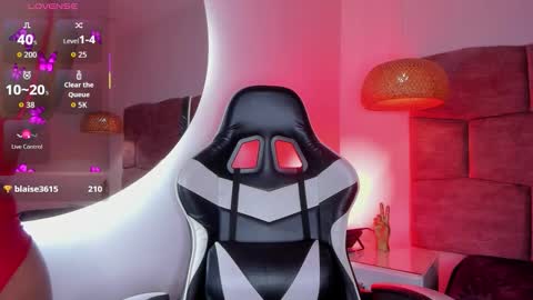 Snapshot of dani_velvet chatting on December 23, 2025, 3:04 am online show from December 23, 2025, 3:04 am