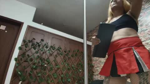 Dania online show from November 16, 2025, 1:39 pm