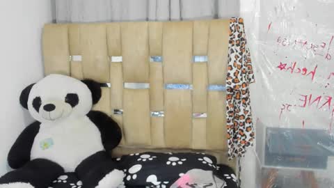 danialorraine_ online show from November 4, 2025, 11:20 am