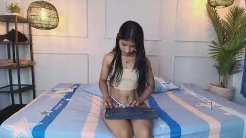 danibell_sweet online show from April 3, 2026, 7:12 pm