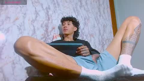 daniel_deluxx online show from April 26, 2026, 9:51 am