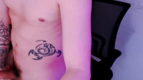 daniel_ruis16 online show from March 11, 2025, 9:26 pm