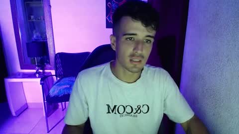 Snapshot of daniel_velez26 chatting on November 25, 2025, 12:32 am daniel_velez26 online show from November 25, 2025, 12:32 am