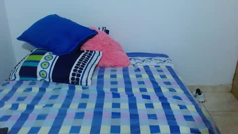 daniela_pra online show from April 13, 2026, 12:05 am