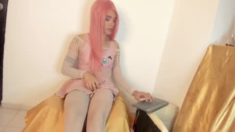 Snapshot of danielamay00 chatting on June 18, 2026, 9:14 am danielamay00 online show from June 18, 2026, 9:14 am