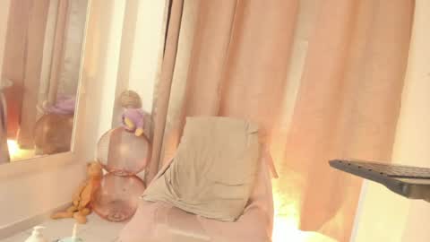Snapshot of danielamay00 chatting on July 12, 2026, 9:50 pm danielamay00 online show from July 12, 2026, 9:50 pm