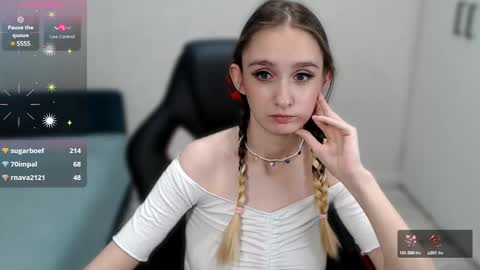 Snapshot of daniella_martin chatting on January 6, 2025, 3:42 am Daniella Martin online show from January 6, 2025, 3:42 am