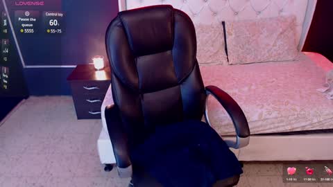 Snapshot of danielle_smithh chatting on January 15, 2025, 7:05 am Danielle Smith online show from January 15, 2025, 7:05 am