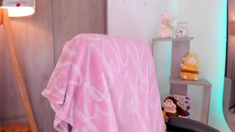 Danielle Rose online show from September 27, 2025, 7:19 pm