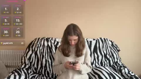 Mia online show from November 19, 2025, 7:19 am