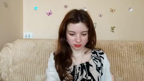 Snapshot of daniellevaulet chatting on May 6, 2026, 7:02 am Mia online show from May 6, 2026, 7:02 am