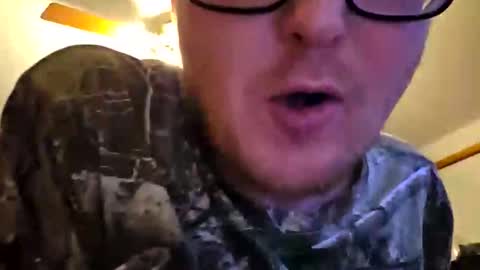Snapshot of danielp_mod_cb chatting on April 2, 2026, 1:47 am Daniel y. online show from April 2, 2026, 1:47 am