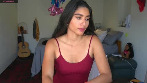 danalle .. online show from November 19, 2025, 9:48 pm