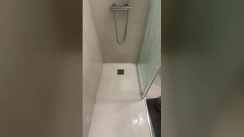 danikamc online show from March 29, 2026, 9:09 am