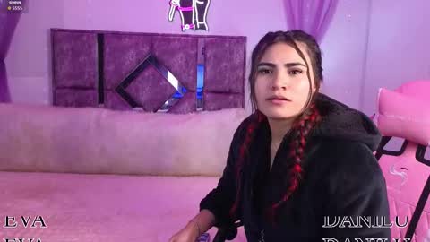 Danilu and Eva online show from November 28, 2025, 7:05 pm