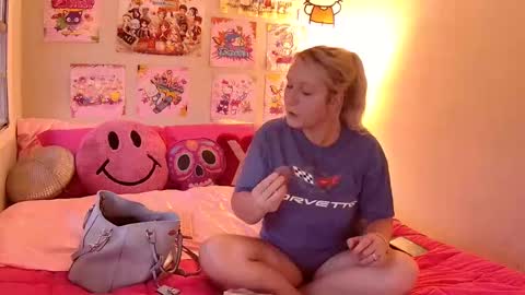 Snapshot of daniraeanddaddy chatting on May 27, 2026, 12:29 am Dani And Daddy online show from May 27, 2026, 12:29 am