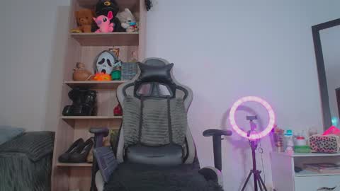 danna isabella online show from May 25, 2026, 8:04 pm