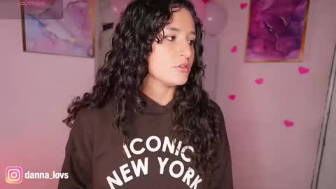 Danna Lovs online show from February 16, 2026, 2:02 pm