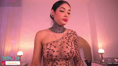 Danna Berlin  online show from November 24, 2025, 7:24 pm