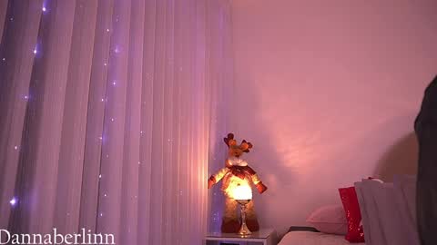 Danna Berlin  online show from December 3, 2025, 7:34 pm