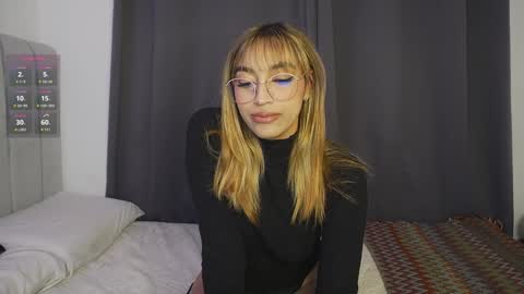 Snapshot of dannielle_ chatting on January 7, 2025, 8:10 pm online show from January 7, 2025, 8:10 pm