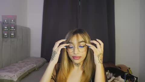 Snapshot of dannielle_ chatting on March 3, 2025, 9:37 pm online show from March 3, 2025, 9:37 pm