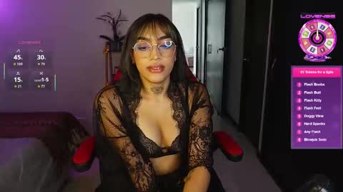 Snapshot of dannielle_ chatting on September 12, 2025, 8:53 pm online show from September 12, 2025, 8:53 pm