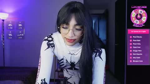 Snapshot of dannielle_ chatting on October 8, 2025, 8:17 pm online show from October 8, 2025, 8:17 pm