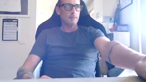 dannozdirekt online show from February 27, 2025, 5:02 am