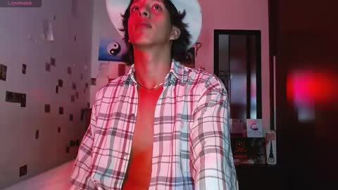 phantom555 online show from December 1, 2025, 7:41 pm