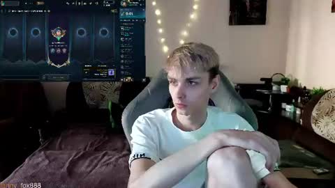 Snapshot of danny_fox888 chatting on June 19, 2026, 2:10 pm Daniel online show from June 19, 2026, 2:10 pm