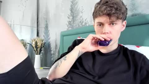 Snapshot of danny_love01 chatting on February 23, 2025, 12:05 pm danny online show from February 23, 2025, 12:05 pm