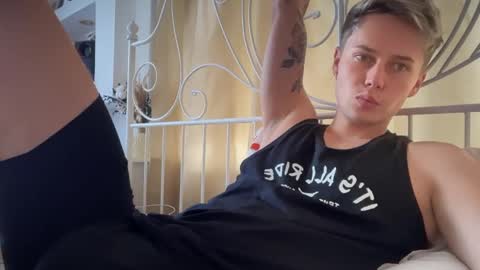 Snapshot of danny_love01 chatting on September 14, 2025, 10:25 am danny online show from September 14, 2025, 10:25 am