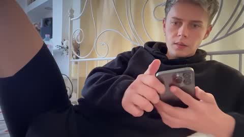 Snapshot of danny_love01 chatting on September 19, 2025, 10:05 am danny online show from September 19, 2025, 10:05 am