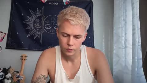 Snapshot of danny_love01 chatting on October 1, 2025, 1:28 pm danny online show from October 1, 2025, 1:28 pm