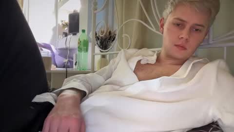 Snapshot of danny_love01 chatting on October 29, 2025, 1:02 pm danny online show from October 29, 2025, 1:02 pm