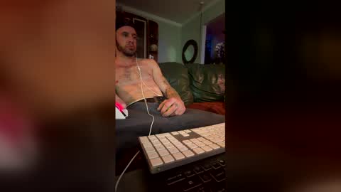 Snapshot of dannygowild chatting on April 4, 2026, 5:27 am dannygowild online show from April 4, 2026, 5:27 am