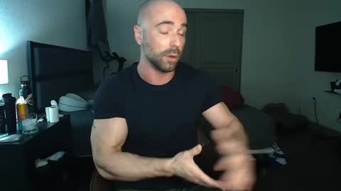 Snapshot of dannysteelexxx chatting on December 4, 2024, 2:20 am Danny Steele online show from December 4, 2024, 2:20 am