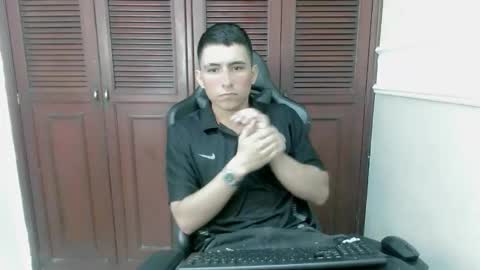 dannyt_hot online show from November 17, 2025, 1:28 pm