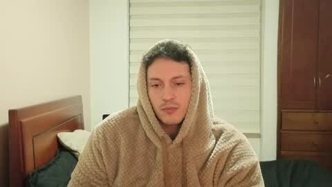 Snapshot of danruiz33 chatting on April 20, 2026, 2:58 am Dan online show from April 20, 2026, 2:58 am