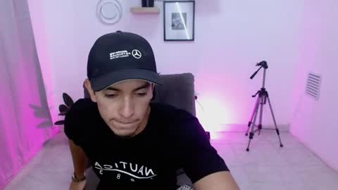 Snapshot of dante_18cm chatting on May 2, 2026, 6:24 pm Dante online show from May 2, 2026, 6:24 pm