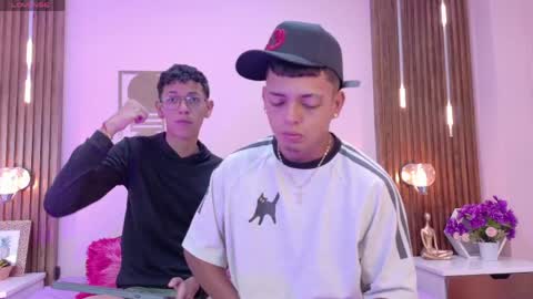 DANTE Y AXEL online show from April 28, 2026, 12:21 pm