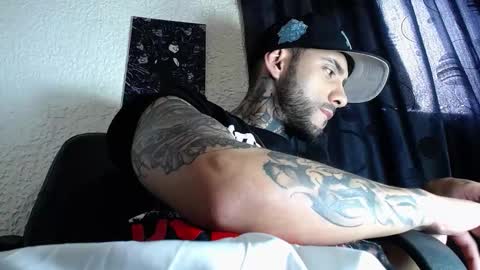 Snapshot of dante_d_angelo_ chatting on October 18, 2025, 6:41 pm dante_d_angelo_ online show from October 18, 2025, 6:41 pm