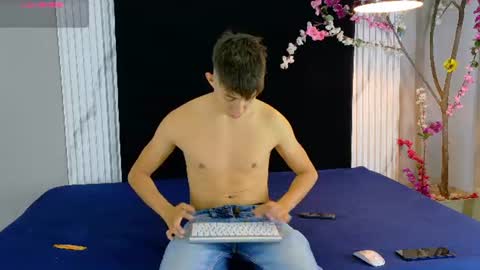 DANTEVIOLETE online show from July 25, 2026, 11:19 am
