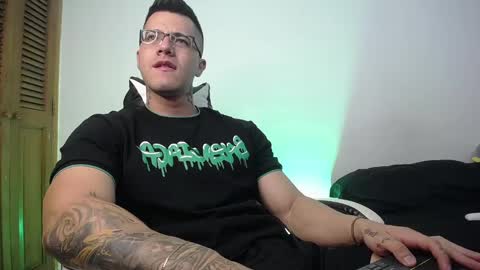 Snapshot of danteread chatting on February 12, 2025, 8:29 pm danteread online show from February 12, 2025, 8:29 pm