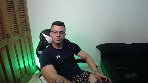 Snapshot of danteread chatting on February 16, 2025, 10:43 pm danteread online show from February 16, 2025, 10:43 pm