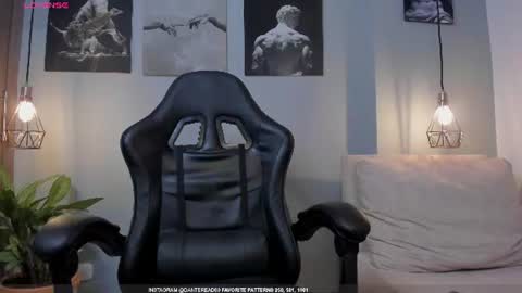 Snapshot of danteread chatting on June 25, 2026, 3:17 am danteread online show from June 25, 2026, 3:17 am