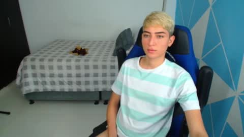 danyxdoll online show from December 17, 2024, 6:31 pm